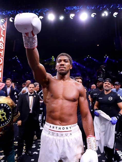 Anthony Joshua has been ‘let down by his corner.’ in the defeat of Oleksandr Usyk.