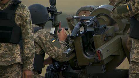 Ukraine conflict: Soldiers eager to learn from the British Army while honing their abilities on Salisbury Plain.