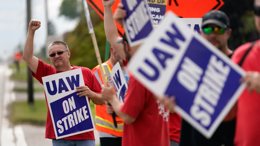 Uaw strike: car workers increase, clouding us economy
